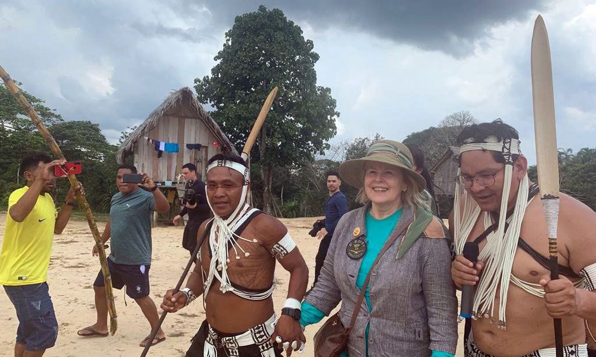 Rosa Weber visita indígenas na Amazônia e promete julgamento do marco temporal até junho