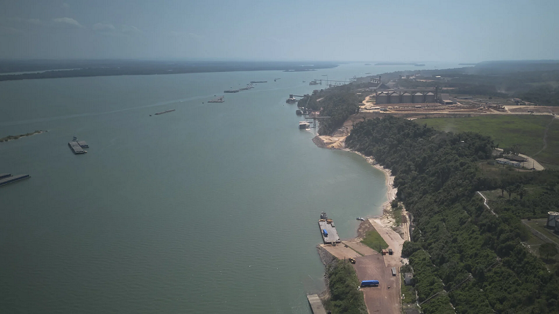 Porto da Cargill opera com licença precária na Amazônia enquanto população reclama de impactos